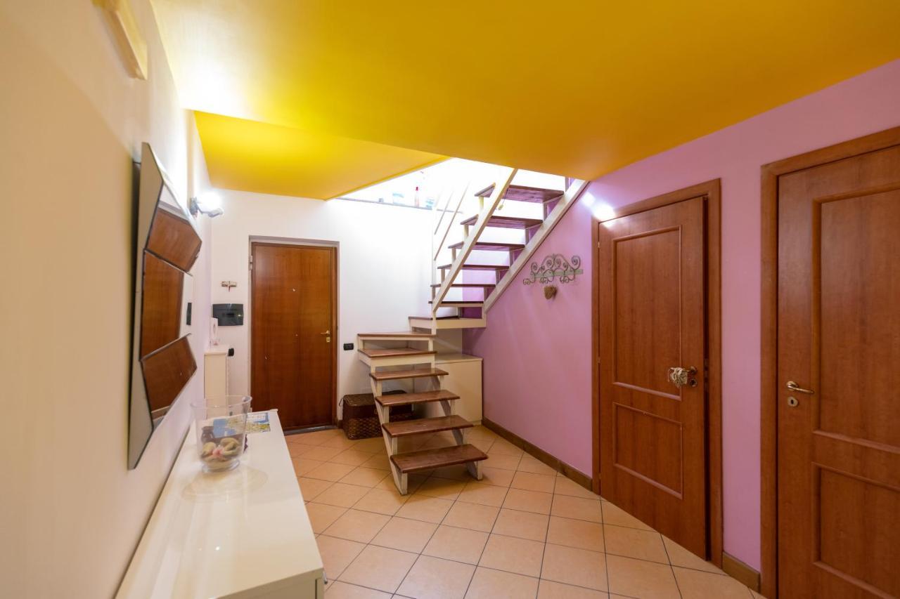 Colored House Until 7 People Above Sqplebiscito Napoli Dış mekan fotoğraf
